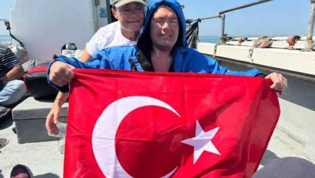 İzmir’in gururu Tuna bir kez daha tarih yazdı… Tuna, 'Manş' hedefine ulaştı!