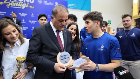 İBB yurtlarında mezuniyet coşkusu