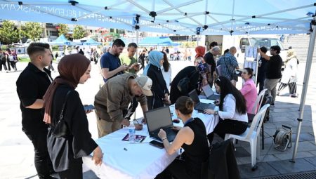 İstanbul'da İBB Bölgesel İstihdam Ofisi’nden kariyer fuarları