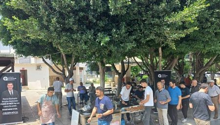 Antalya Büyükşehir Belediyesi’nden Ferdi Zeyrek için lokma dağıtımı