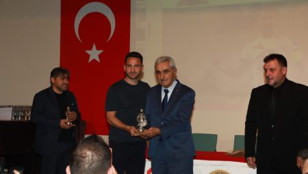 Konya Karatay’da spora yatırım, onur ödülüyle taçlandı