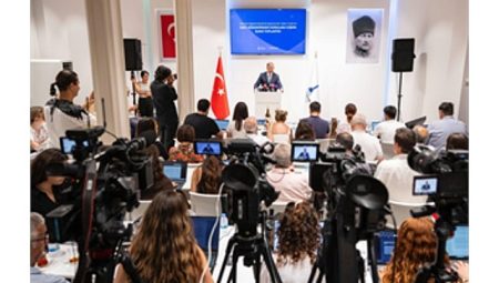 Başkan Tugay Büyükşehir’in yeni personel politikasını açıkladı