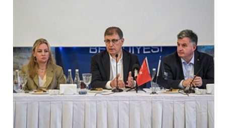 Başkan Tugay’dan “turizm konseyi” önerisi