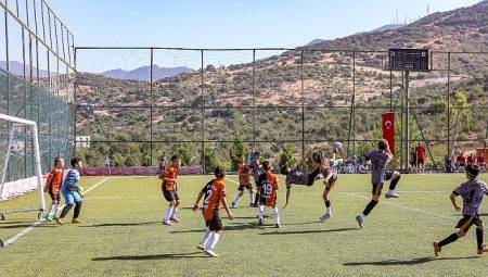 Bayraklı’da anlamlı turnuva: ‘Ferdi Zeyrek’ U-12 Cup futbol turnuvası başlıyor!