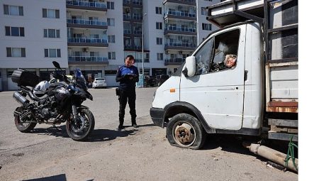 Bayraklı’da hurda araçlar kaldırılıyor