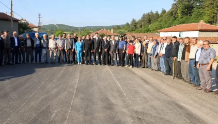 Bilecik’te sezonun ilk asfaltı Sarıdayı Köyü’ne