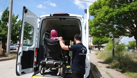 Bir rampa, iki hayat; “Engelsiz Taksi” umut oluyor