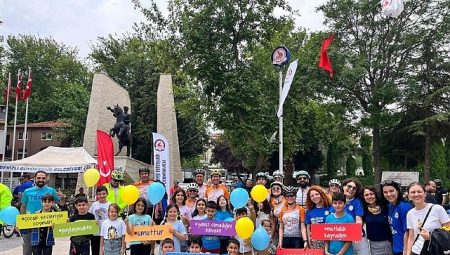 Bisiklet tutkunları, pedallarını TEGV’li çocuklara umut olmak için çevirdi
