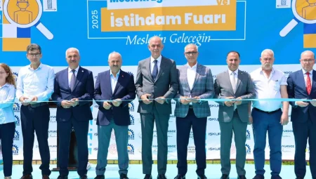 Gebze’de Mesleki Eğitim Tanıtım ve İstihdam Fuarı açıldı