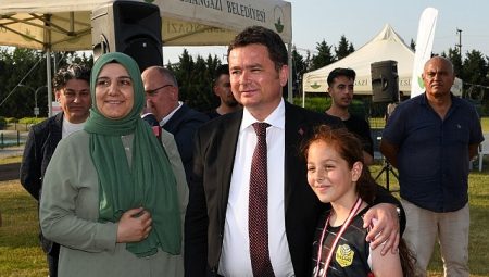 Genç voleybolcuların kalbi Osmangazi’de attı