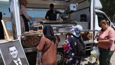 Güzelbahçe Belediyesi Ferdi Zeyrek için lokma döktürdü