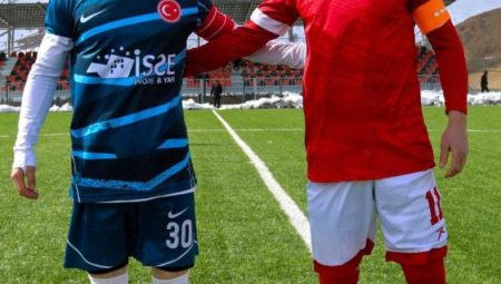 Van’da Aşkan kardeşler final maçında kozlarını paylaşıyor – Birlik Haber Ajansı