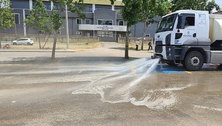 Kandıra Belediyesi Bayram Mesaisinde Rekor Temizlik Çalışması Gerçekleştirdi