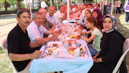 Kocaeli’nin muhtarlarına İzmit'te Babalar Günü buluşması