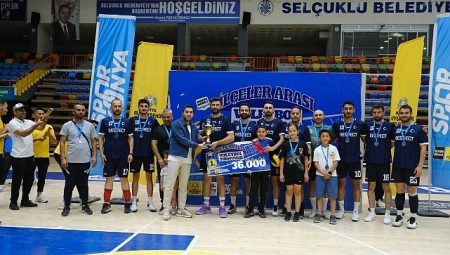 Konya Büyükşehir’in İlçeler Arası Voleybol Turnuvası’nda Şampiyon Hüyük