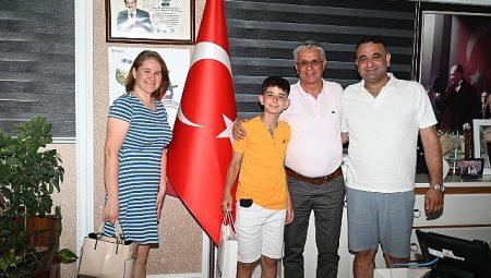 Minik Gögeş, Başkan Topaloğlu ile tanışmaya geldi