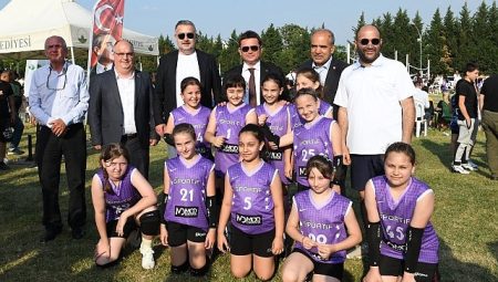 Osmangazi’de kız çocukları için Mini Voleybol Şenliği