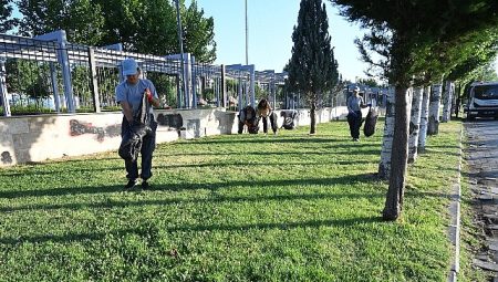 Salihli Belediyesi Temizlik İşleri ile Park ve Bahçeler Müdürlüğü ekiplerimiz, Gümüşçayı ve Kurşunlu piknik alanlarını titizlikle temizleyerek pırıl pırıl hale getirdi.