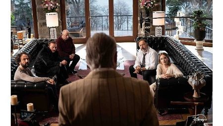 Sekizinci Aile: Disney+’tan Göz Dolduran Kadrosuyla Trajikomik Bir Aile Hikâyesi!