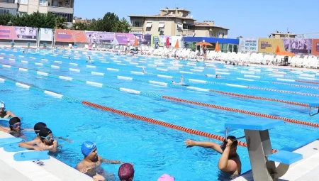 “Temiz Havuz” sertifikalı Konak Açık Yüzme Havuzu’nda sezon başladı