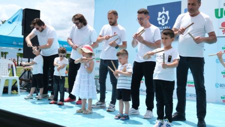 Kocaeli'de uçurtmalar gökyüzünü sardı