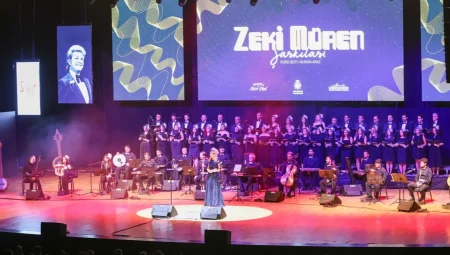 “Zeki Müren Şarkıları” konseri yoğun ilgi gördü