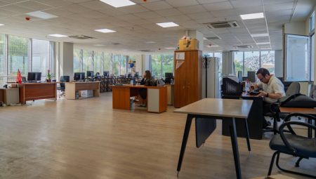 İzmir Büyükşehir'in 'Zeytinlik Hizmet Binası' hizmete açıldı