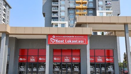 Antalya Büyükşehir Belediyesi’nin ikinci Kent Lokantası hizmete girdi