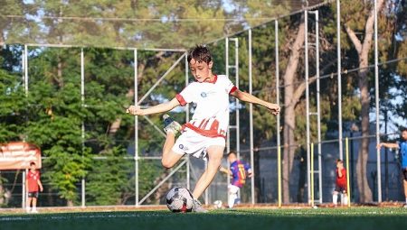 Antalya Büyükşehir Belediyesi’nin spora ve sporcuya desteği sürüyor