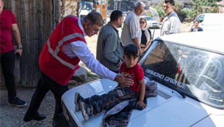 Başkan Tugay yanan köyler için İzmir dayanışmasının ateşini yaktı