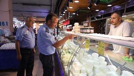 Bayraklı’da pazar yerlerine sıkı denetim