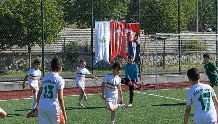 Geleceğin futbolcuları Osmangazi’de sahaya çıktı
