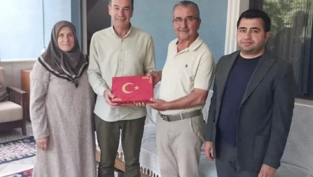 İzmit Belediyesi’nden hacı muhtarlara ziyaret