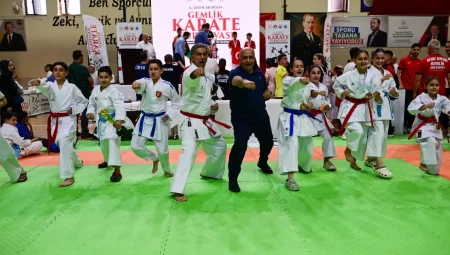 Karatenin kalbi Bursa Gemlik’te atıyor