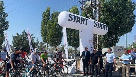 Konya’da düzenlenen Mustafa Ayyorkun Türkiye Yol Şampiyonası’nda Parabisiklet Startı Verildi