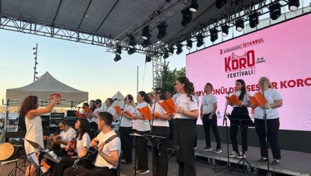 LÖSEV gönüllüleri İBB Korolar Festivali'nde