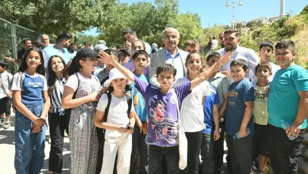 Malatya’da öğrencilerin “Yaz Seninle Güzel” programı keyfi