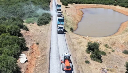 Manisa Büyükşehir’den ilçelere asfalt atağı