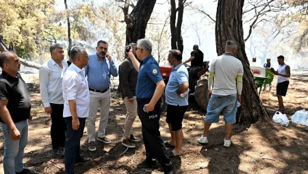 Muratpaşa Belediyesi’nden orman yangınına yoğun destek