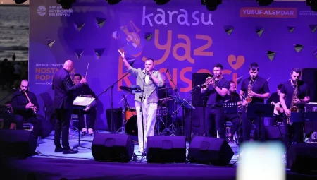 Sakarya Karasu’da yaz akşamına neşe katan nostalji konseri
