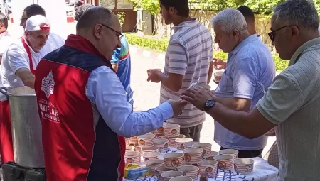Vakıflar Genel Müdürlüğü’nden 81 ilde aşure ikramı