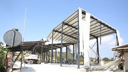 Yolçatı Mahallesi’nde kaçak iş yeri yıkıldı