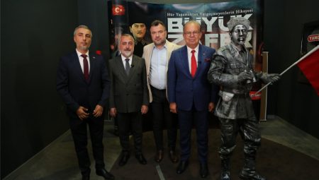 Genç nesillere tarihi yaşatacak filme görkemli gala