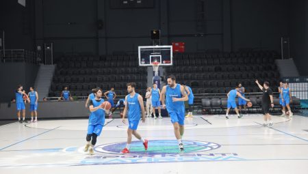 Çayırova basketbol takımına Başkan Çiftçi'den ziyaret