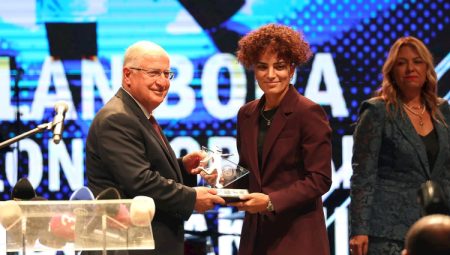 Bakan Güler: Sahada koşan her genç kızımız geleceğe umut oluyor
