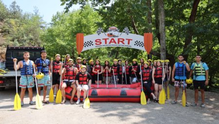 Bursa’da gençlerin rafting heyecanı