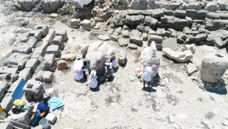 Nemrut’un dev heykellerine 'nano' dokunuş