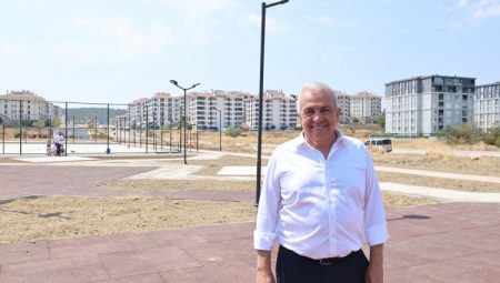 Bursa Nilüfer'de Balkan Mahallesi'ndeki park açılışa gün sayıyor