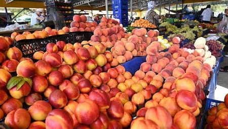 Başkan Topaloğlu’ndan pazar esnafına yeni yerinde ziyaret