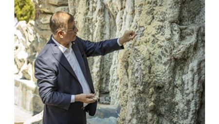 Başkan Tugay Buca’da Hasanağa Bahçesi’ni ziyaret etti, devam eden yatırımları inceledi